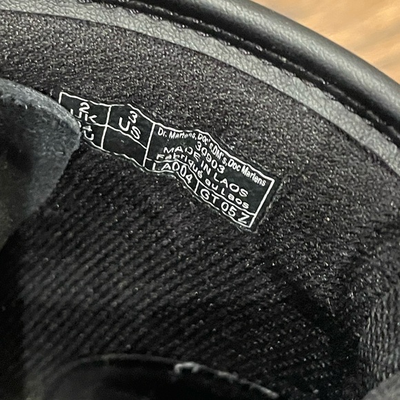 EUC Girls Dr. Martens Shiny Black Boots Rainbow Iridescent girls size 3 - Picture 4 of 11